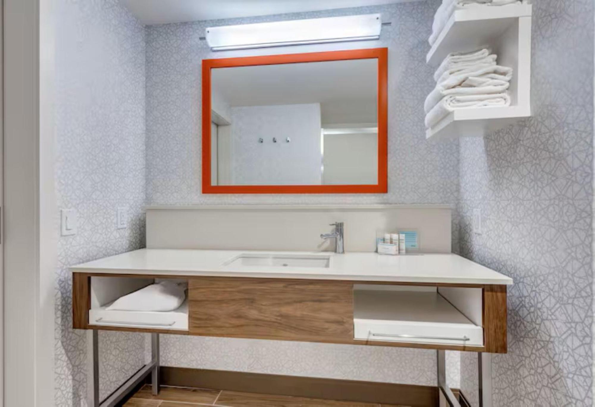 Hampton Inn & Suites Kittery-Portsmouth Εξωτερικό φωτογραφία